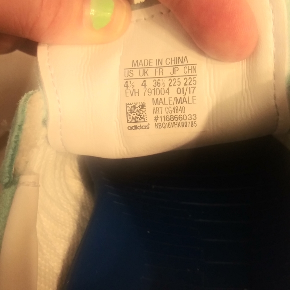 Men's Adidas skate shoes - Picture 3 of 11